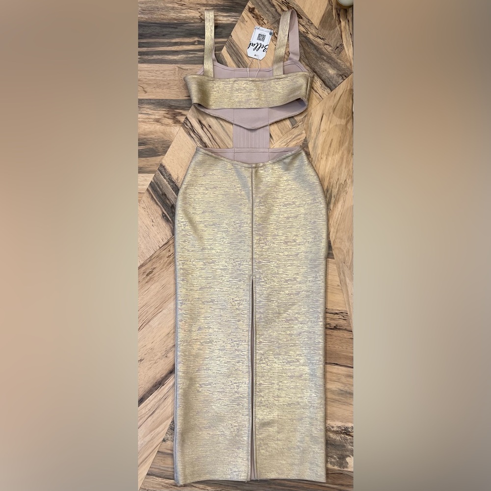 NWT Bella Barnett Kit Gold Metallic Cutout Dress - Picture 6 of 10